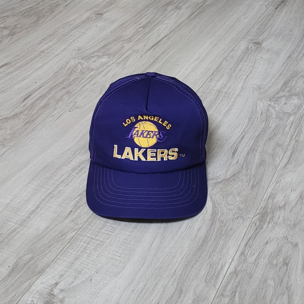 vintage Lakers hat